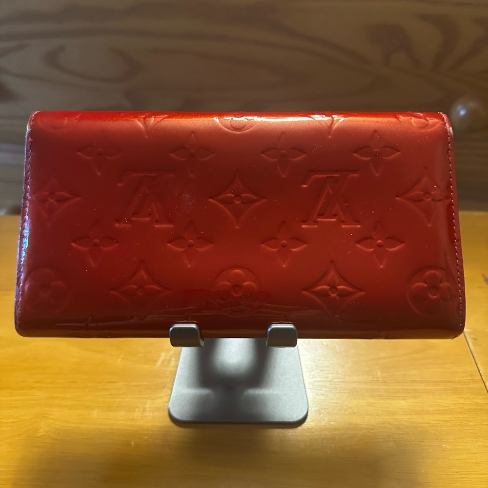 Louis Vuitton Red Vernis Leather Sarah Wallet - Picture 2 of 12